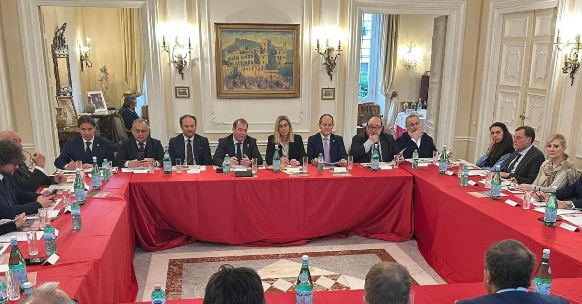 Embaixada de Mônaco em Roma reúne prefeitos dos Sítios Históricos Grimaldi na Itália