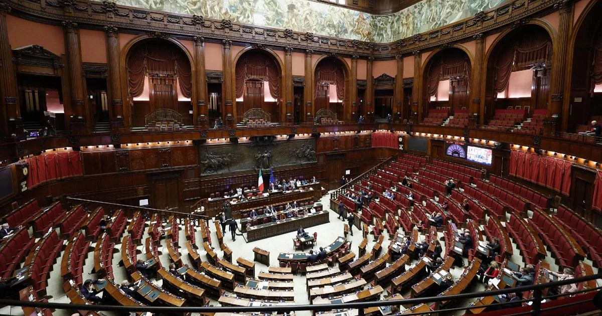 Conferência com grupos neonazistas na Câmara: partidos pedem retirada do convite da Lega