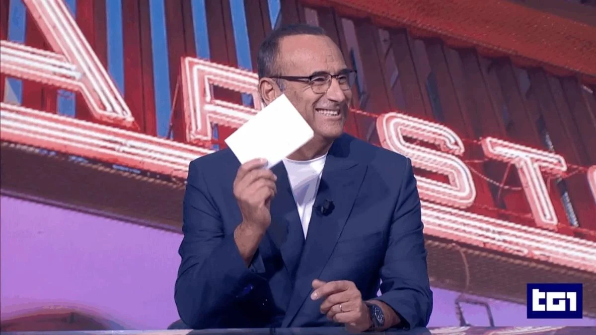 Duetos de Sanremo 2026: Carlo Conti prepara anúncio dos convidados para a serata cover