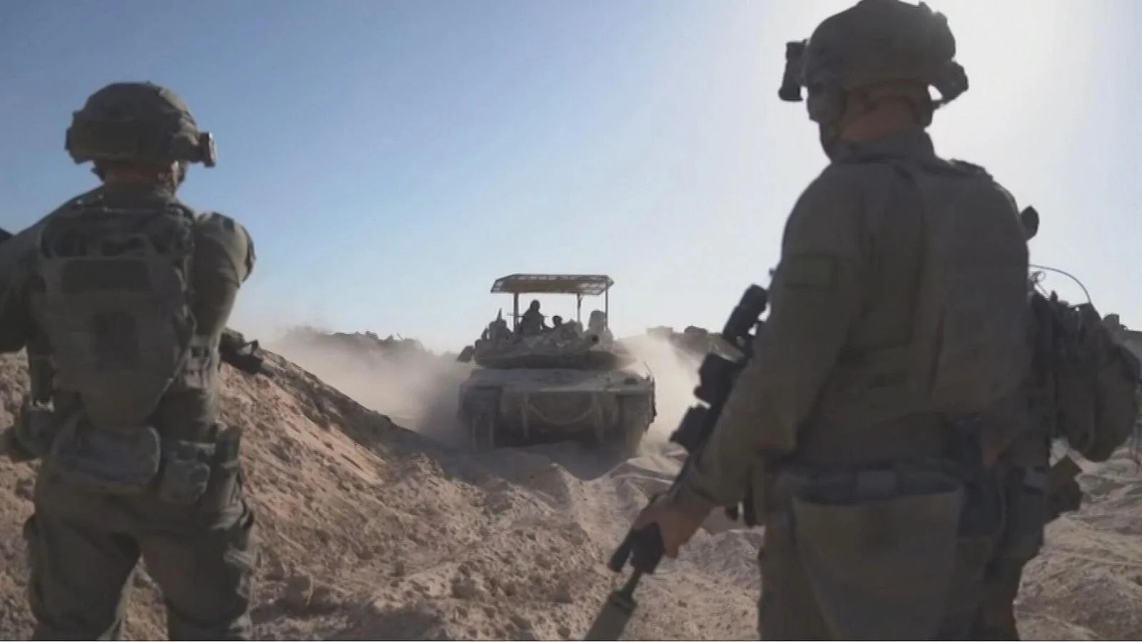 Israel reabre passagem de Rafah para residentes da Faixa de Gaza em fase piloto