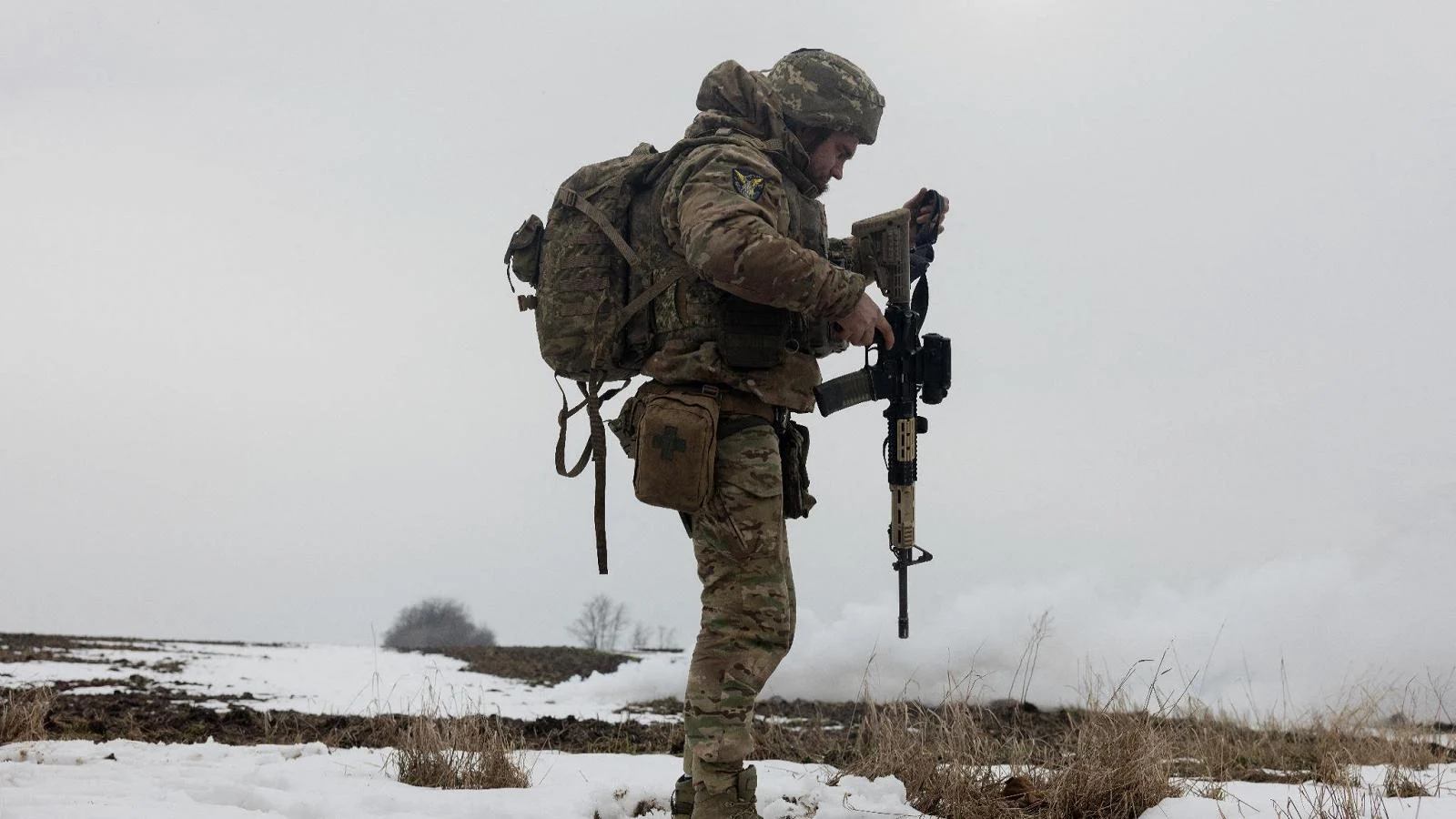 Trégua do gelo chega ao fim: drone russo atinge ônibus de mineiros e deixa 15 mortos