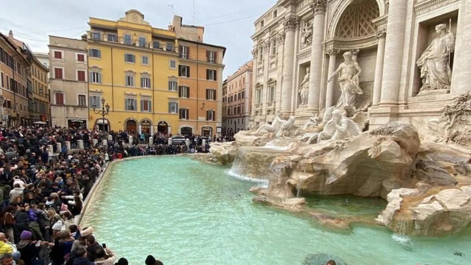 Roma limita acesso à Fontana di Trevi: contribuição de 2 euros e exceções para residentes