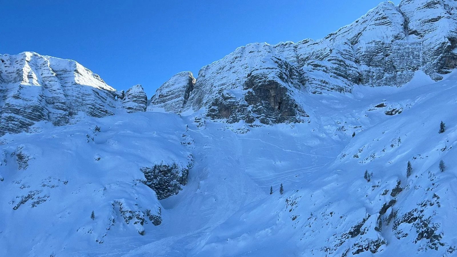 Valanghe no Friuli-Venezia Giulia: scialpinista morto em Sauris e outro ferido em Sella Nevea