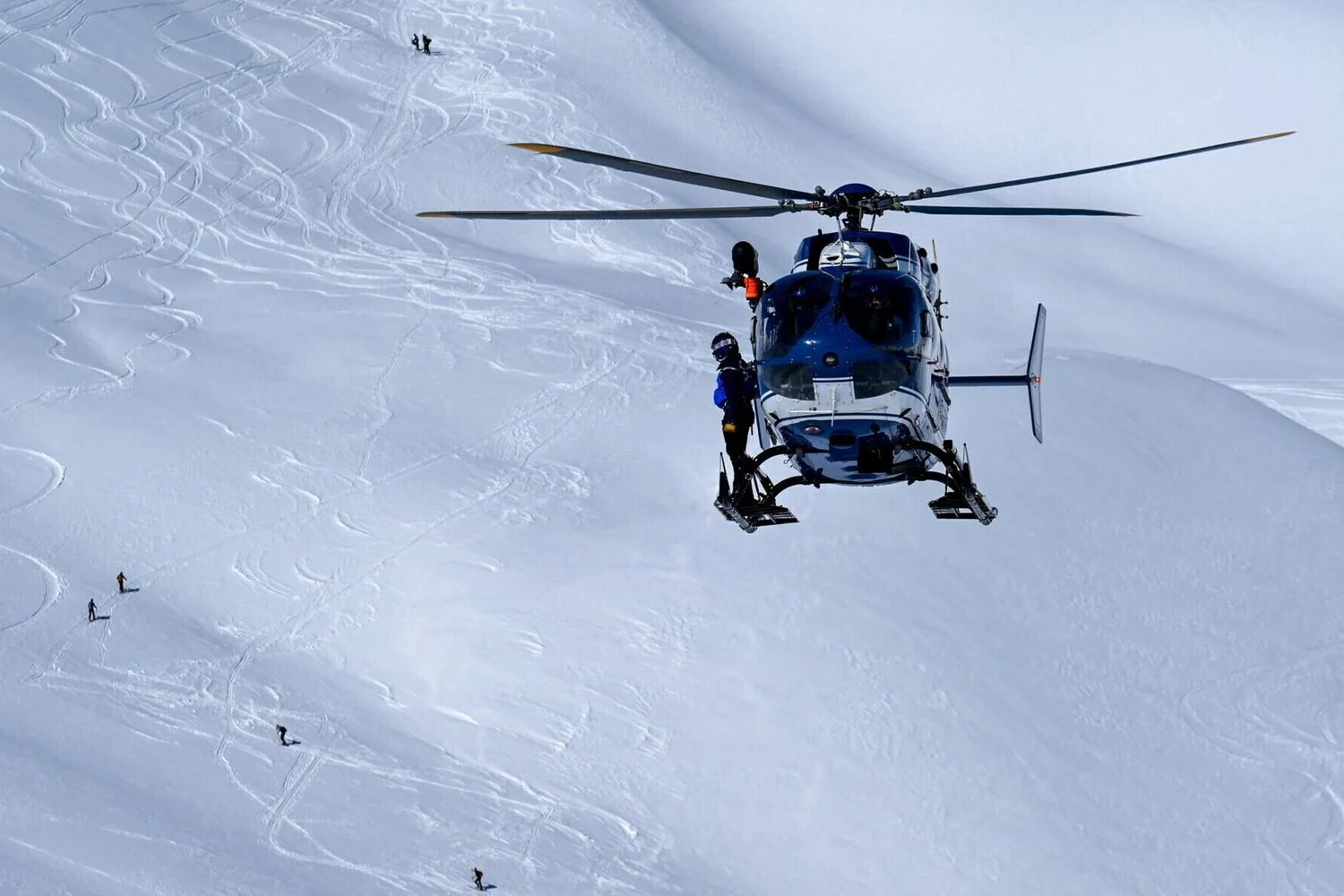 Duas avalanches no Friuli deixam um morto e cinco resgatados pelo Soccorso Alpino