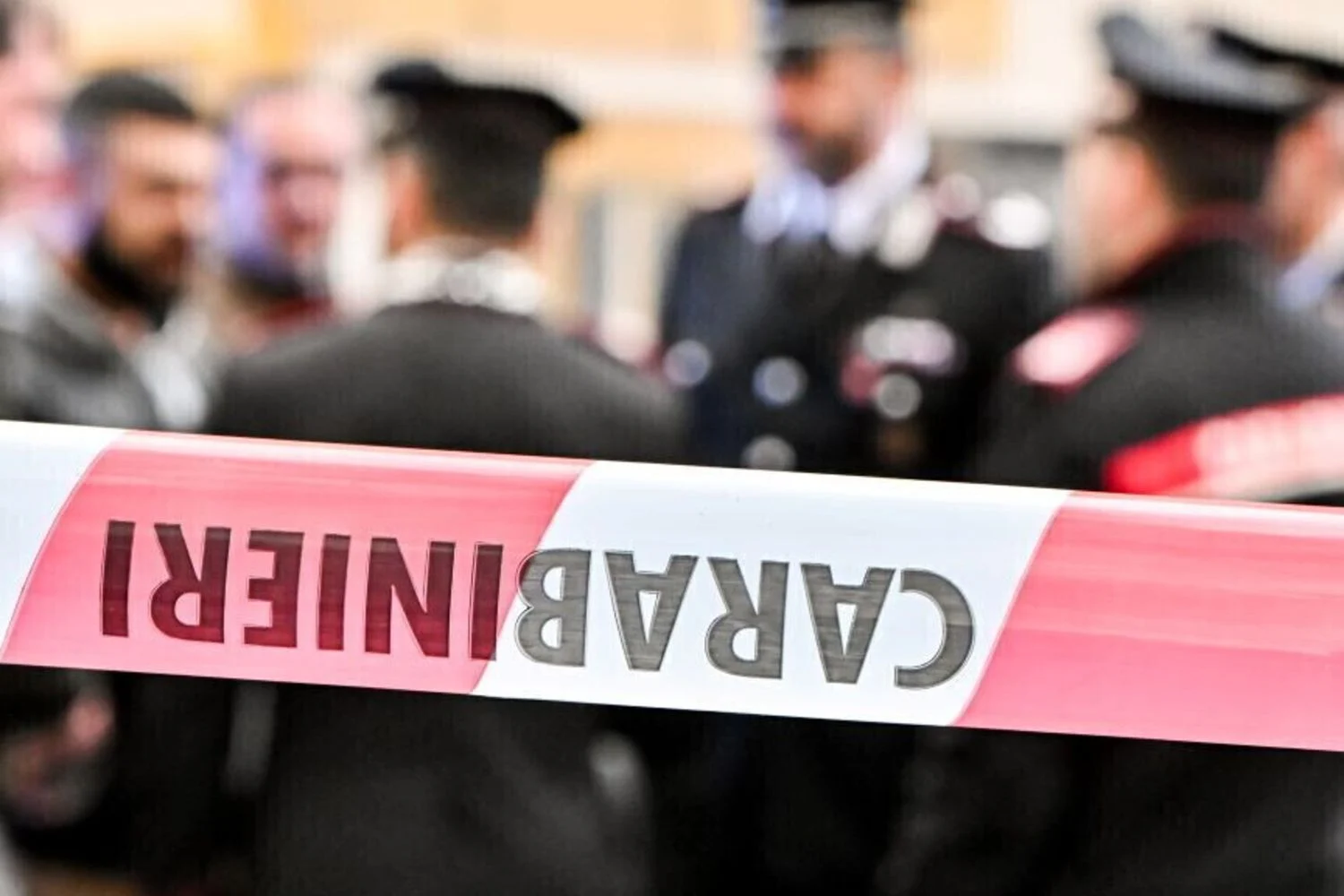 Menina de 4 anos morta por violência e desnutrição em Nola: casal de Tufino preso