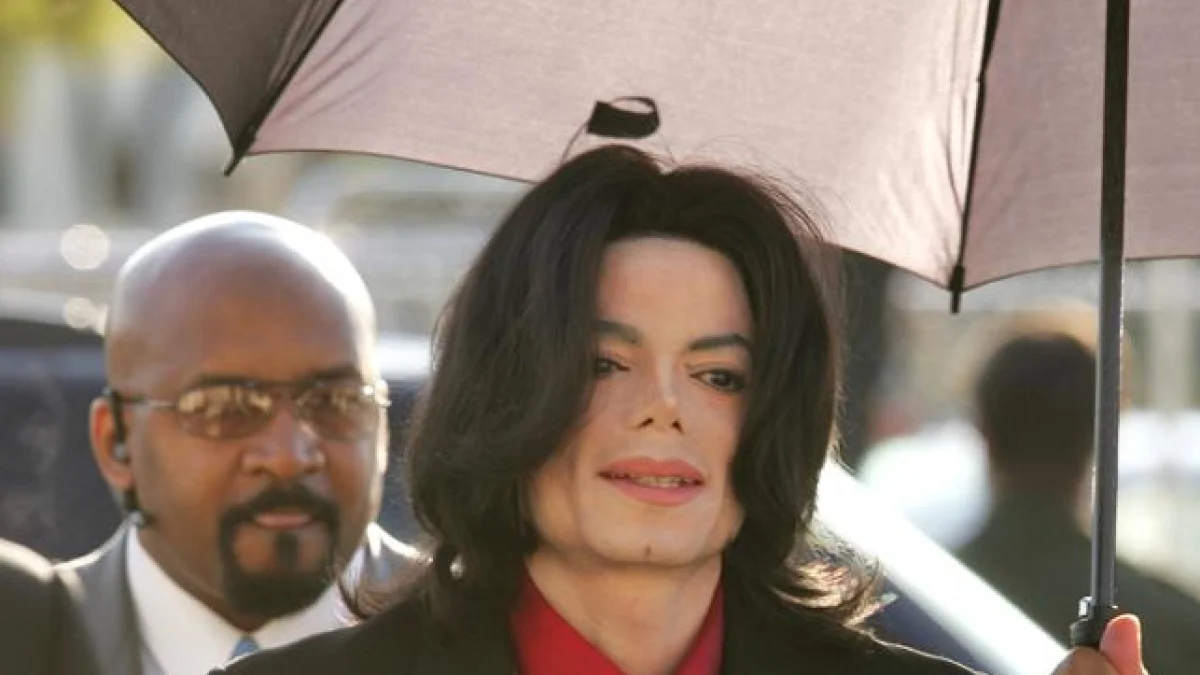 Gravações inéditas reacendem polêmica: «As crianças me cobrem de carinho», diz Michael Jackson em áudio chocante