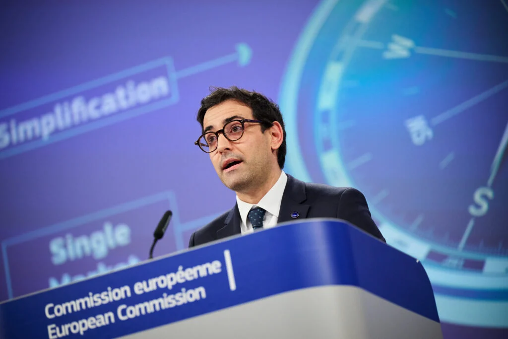 Séjourné propõe selo “Made in Europe” como peça-chave para revitalizar a indústria europeia