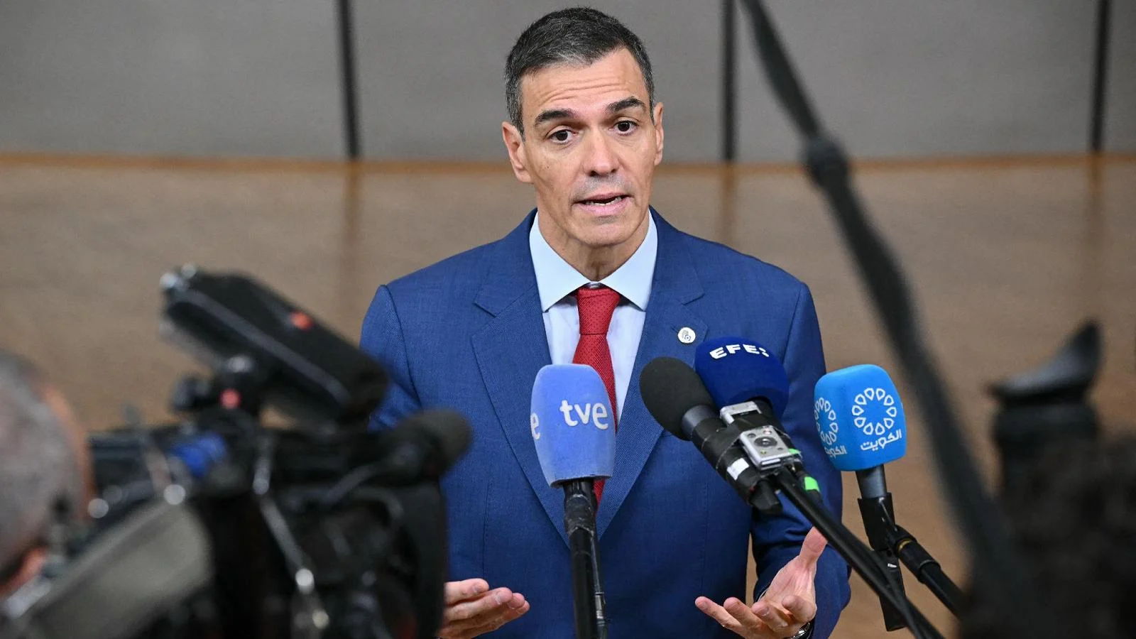 Espanha anuncia proibição de redes sociais para menores de 16 anos e medidas para recuperar a soberania digital