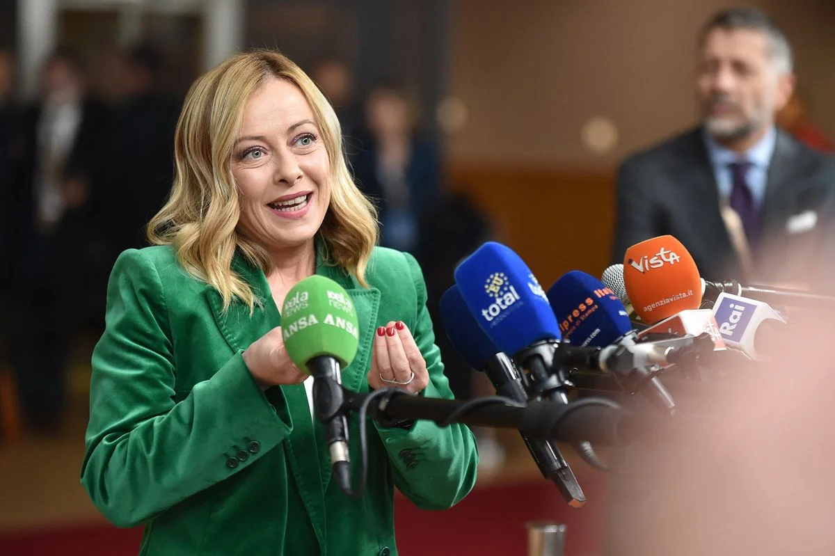 Privatizações na Itália: Meloni rebate acusações