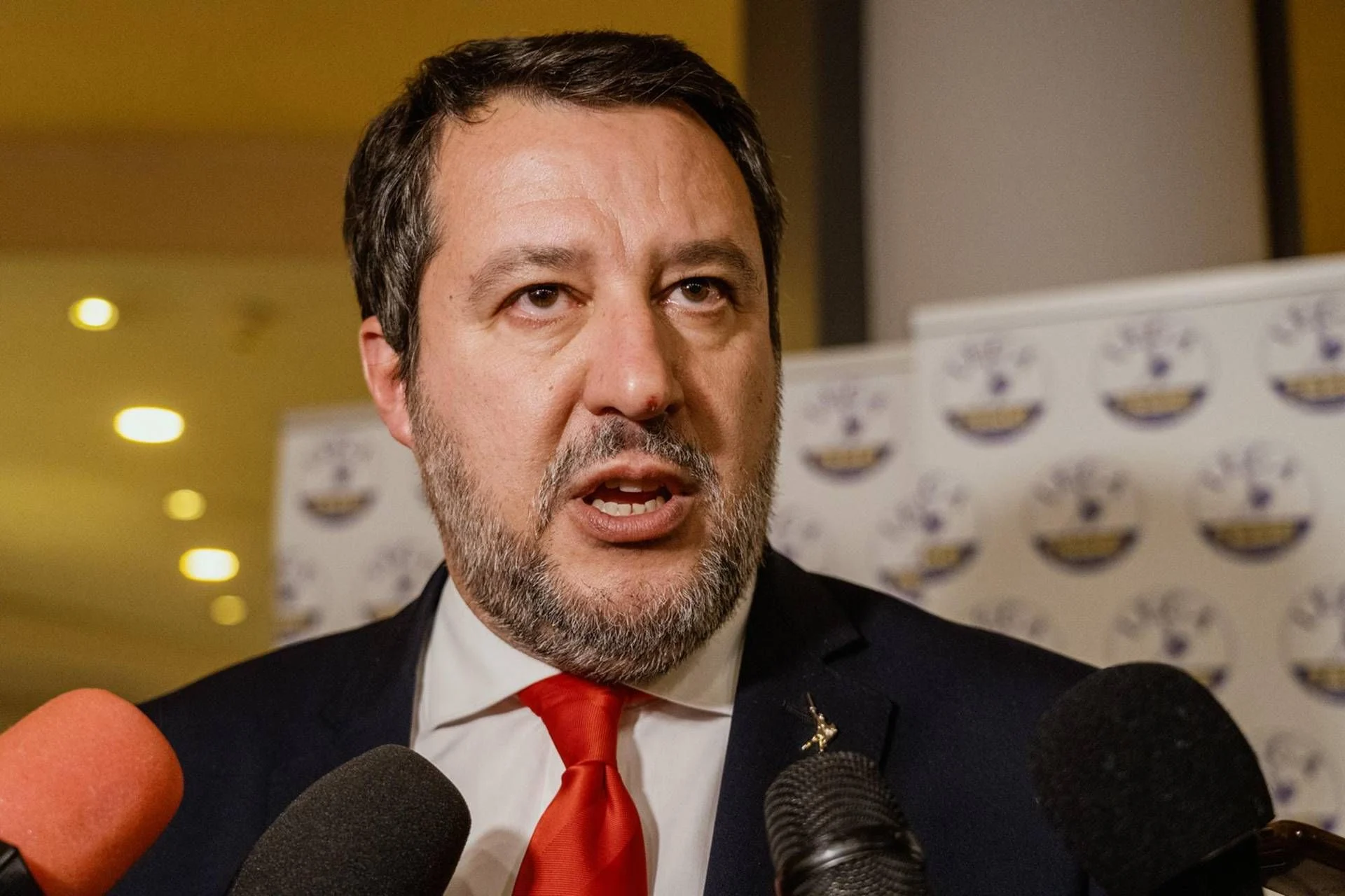 Salvini sobre a saída de Vannacci: “Decepcionado — honra e lealdade têm significado”