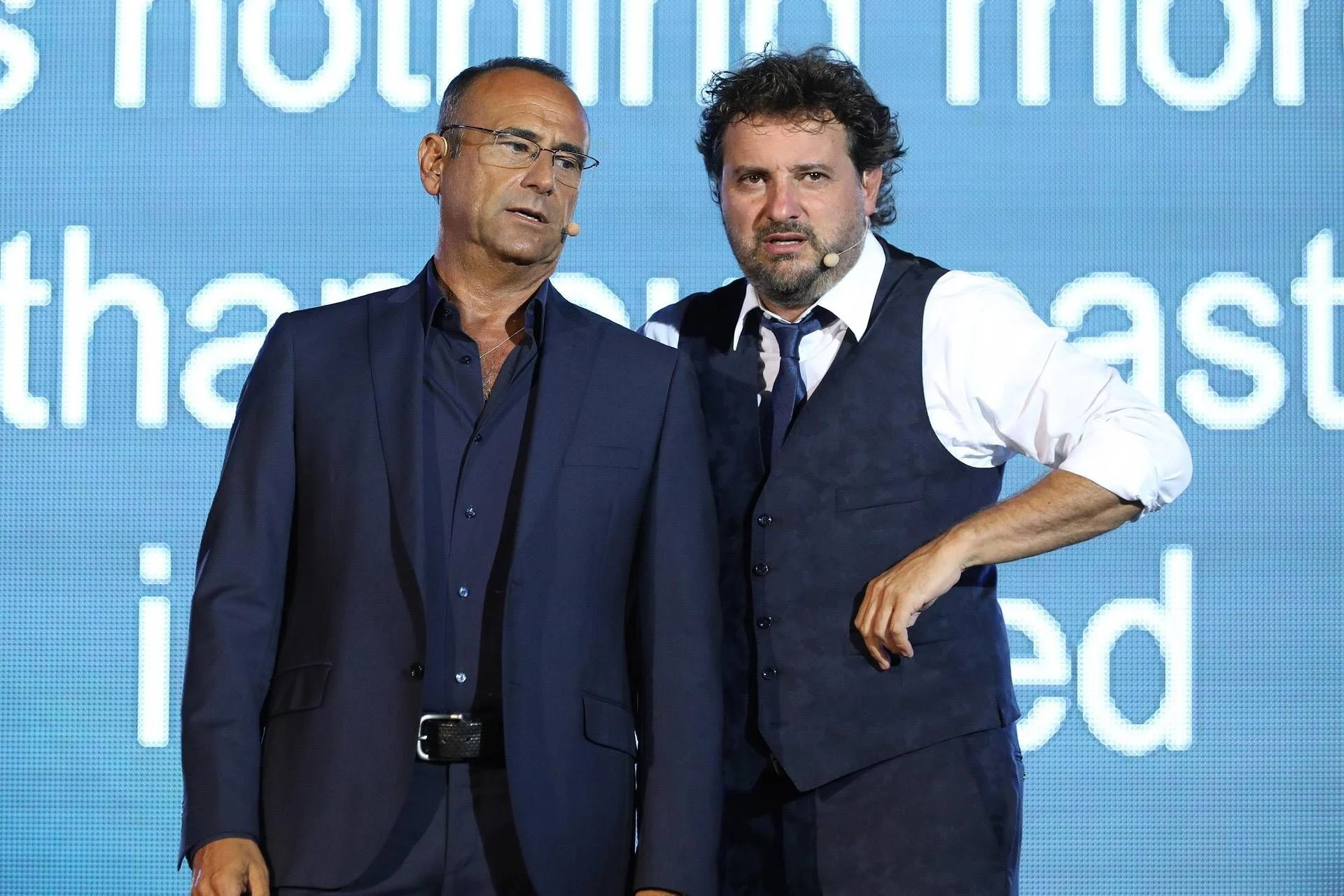 Pieraccioni faz videocena bem-humorada e provoca Carlo Conti sobre elenco de Sanremo 2026