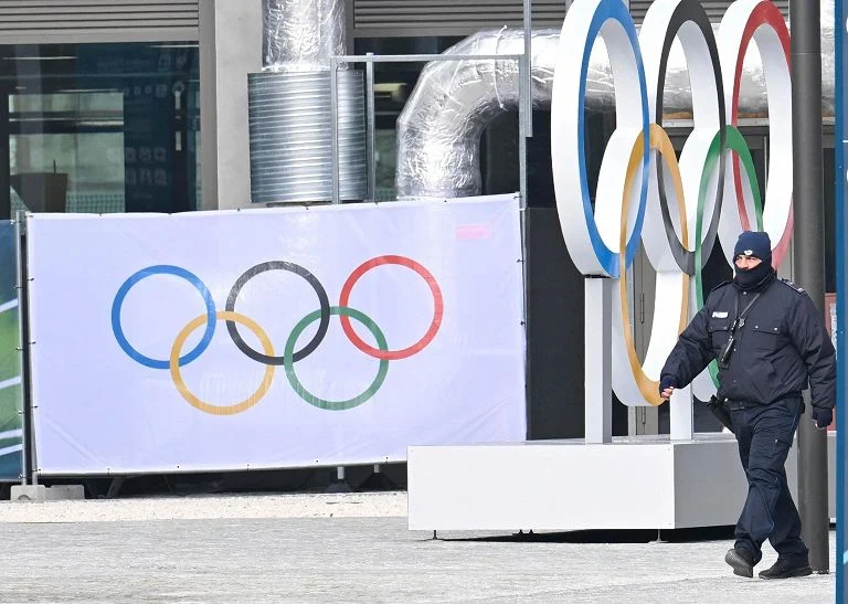 Piantedosi garante: Investigatores do ICE em Milano Cortina apenas em funções informativas, sem operação policial