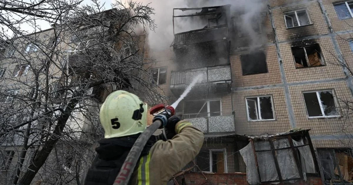 Em Abu Dhabi, novo round trilateral testa caminhos para paz enquanto Rússia e China consolidam eixo estratégico