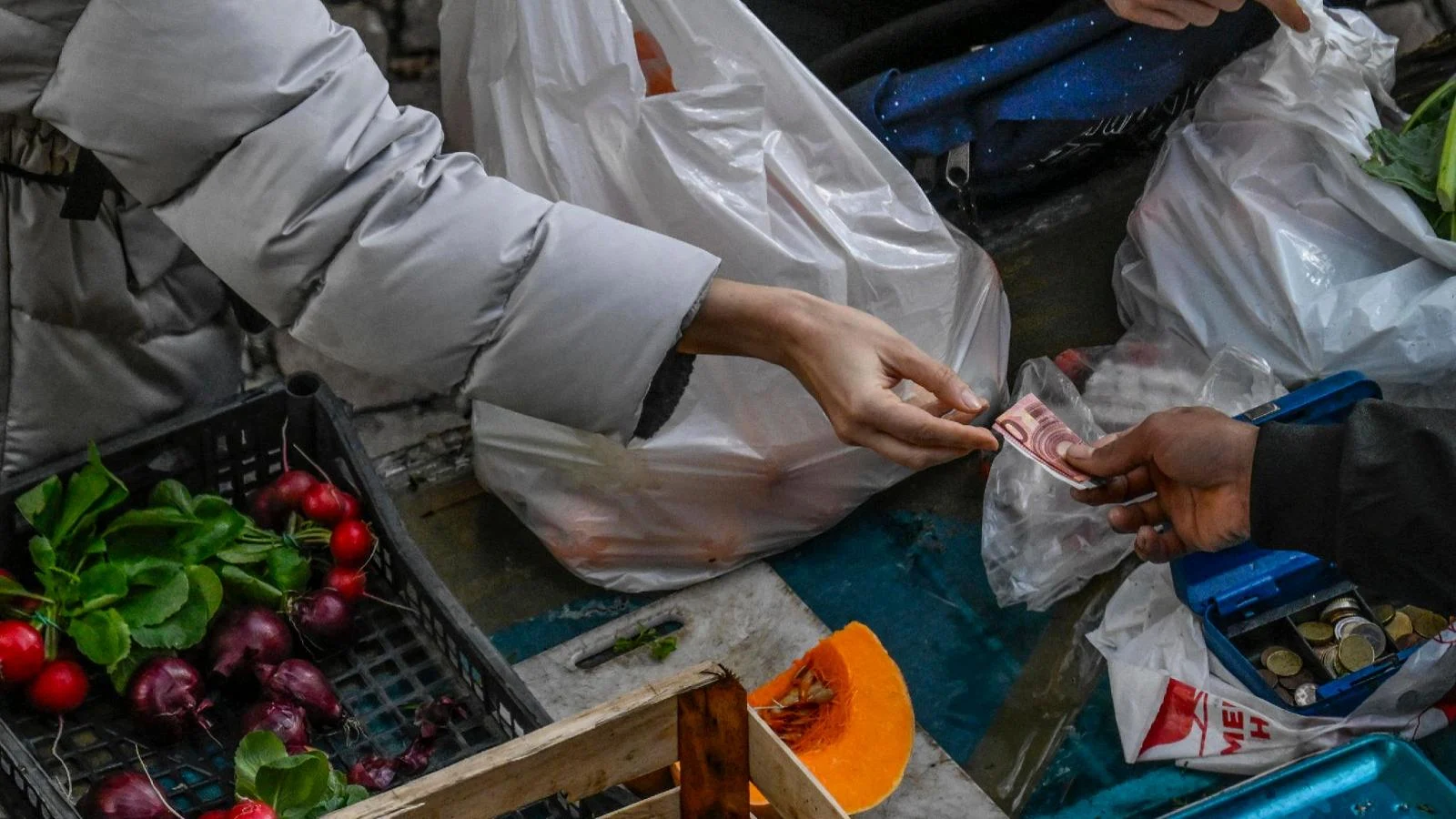 Istat 2026: uniformes escolares, softwares e sistemas de segurança entram no paniere