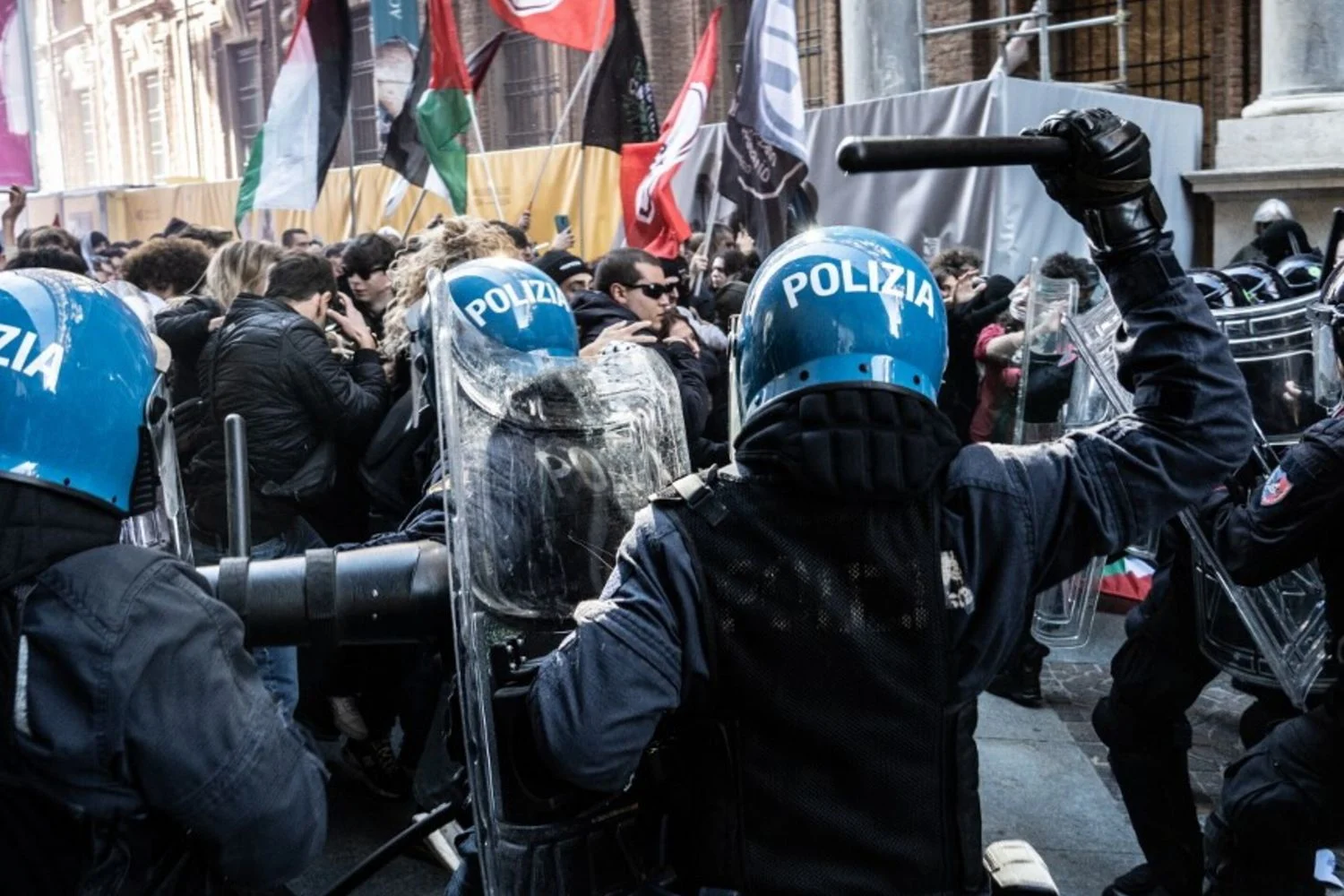 Askatasuna e o 'acerto de contas' com o Estado: Piantedosi informa o Senado após confrontos em Turim