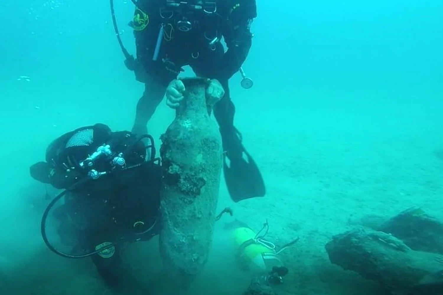 Dos abismos de Gallipoli surge uma nave romana com um valioso carregamento de ânforas