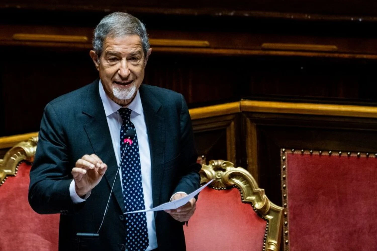 Musumeci denuncia 'sciacalli' em Niscemi e pede soluções locais para famílias afetadas pela frana