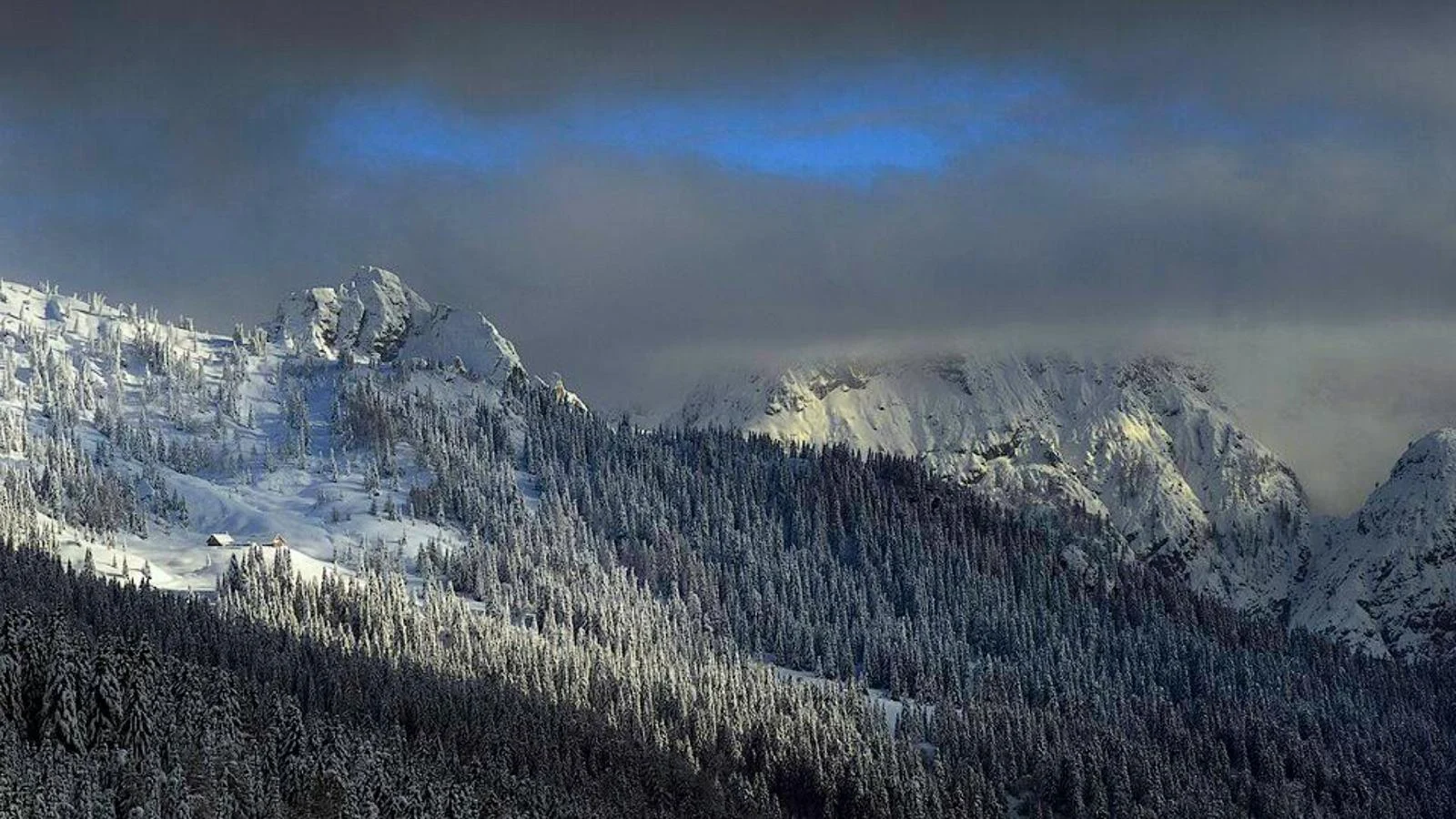 Avalanche no Monte Lussari a 1.600 m mata homem de 33 anos em Tarvisio