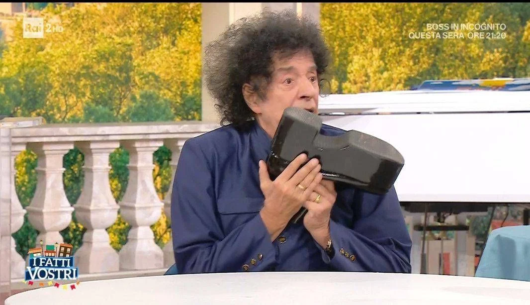 Ivano Michetti lança sapato em 'I Fatti Vostri' durante confronto por ocupação de imóvel