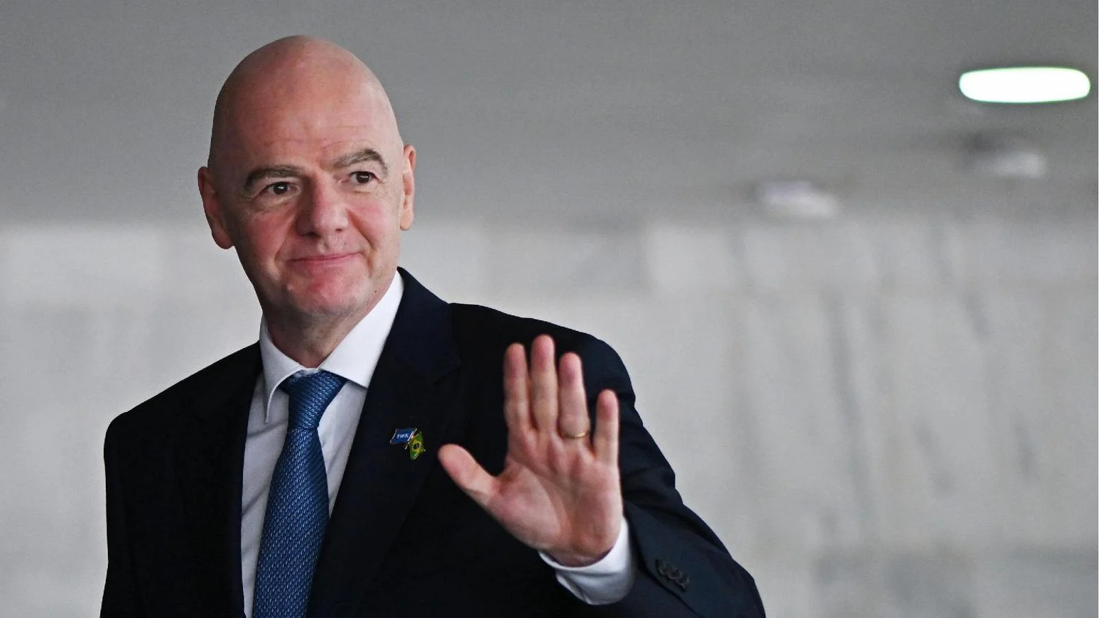 UE freia Infantino: não ao retorno da Rússia ao futebol; 'valores não negociáveis'