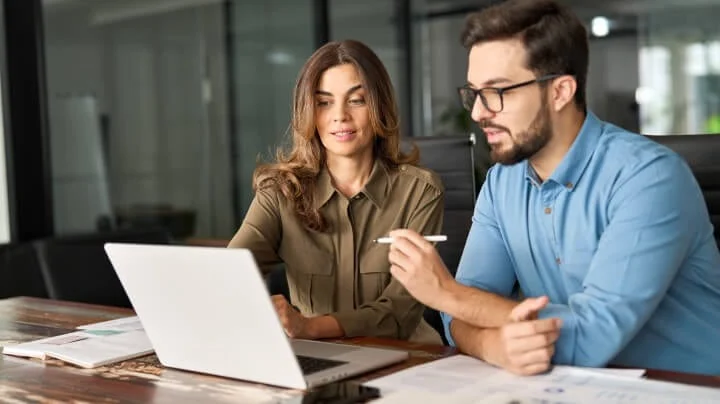 Vale a pena contratar uma consultoria para imigrar para a Itália?