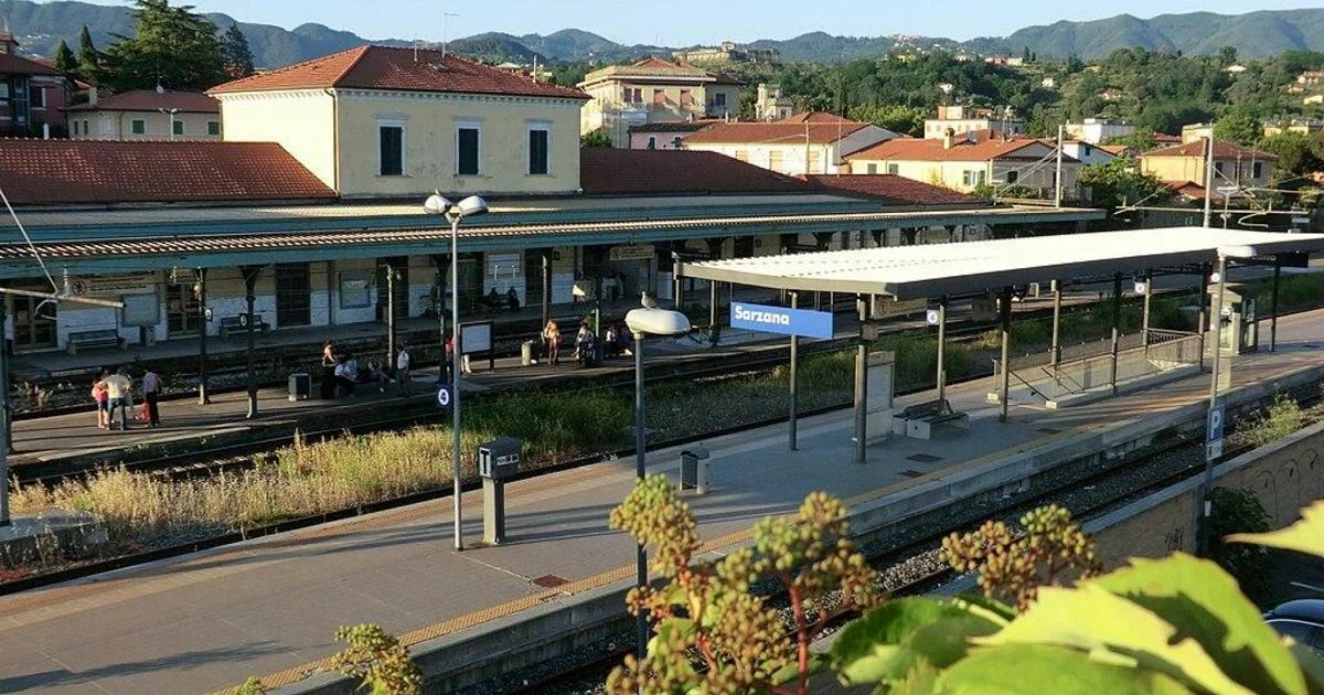 Despejo em Sarzana: homem de 64 anos comete suicídio ao ver oficiais de justiça