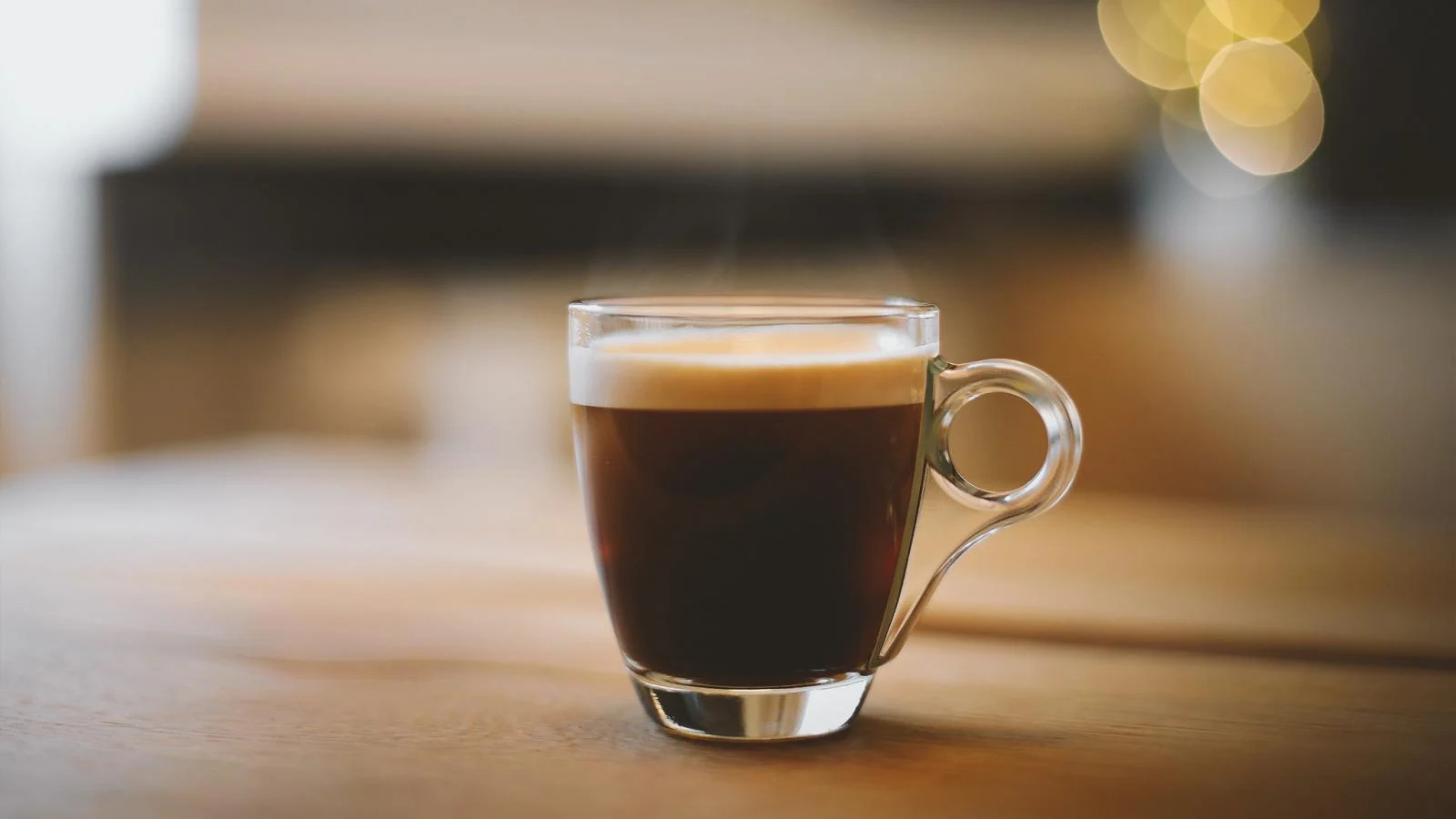 Café: inocentado com reservas — até 3 xícaras por dia e cuidados para quem tem coração frágil