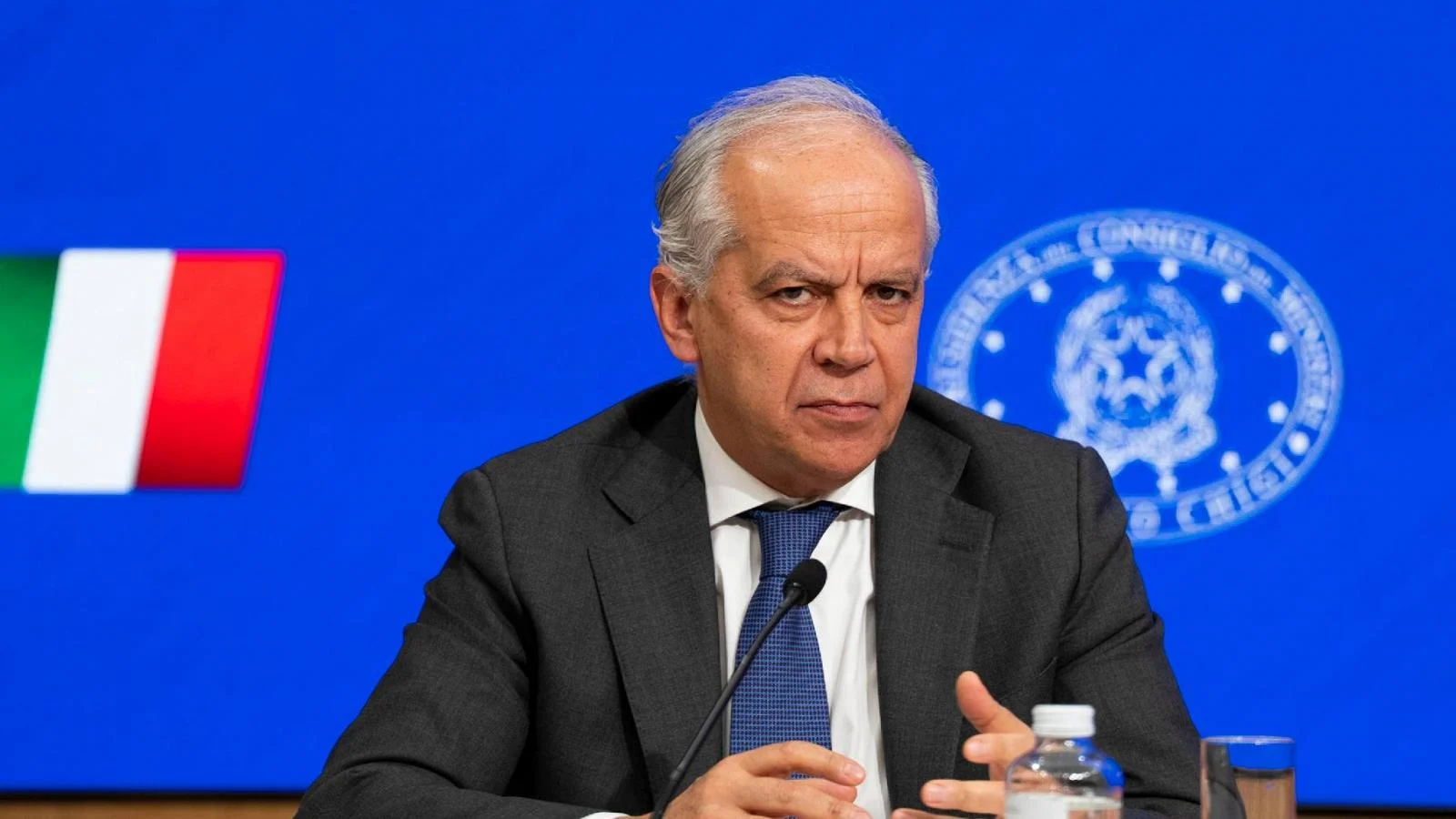 Pacote de segurança aprovado: do <strong>fermo preventivo</strong> à proibição do <strong>porto de facas</strong> a menores