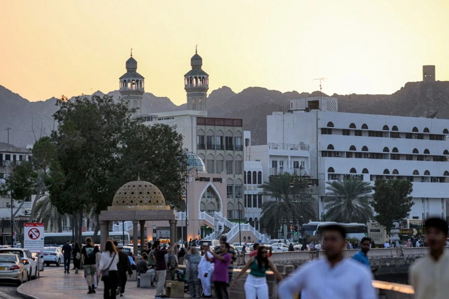 EUA e Irã iniciam negociações em Muscat sobre o programa nuclear, com Omã como mediador