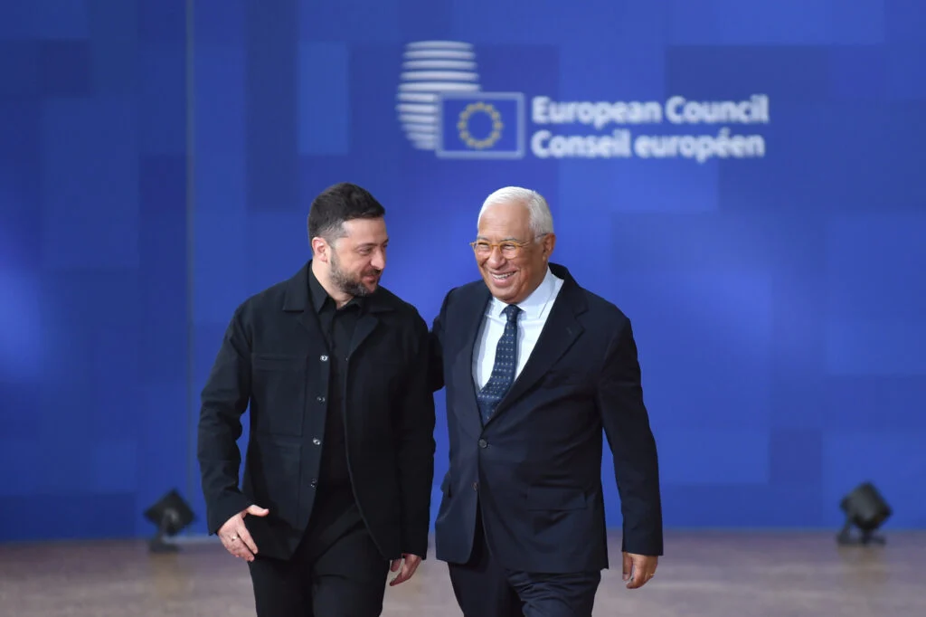 UE aprova empréstimo de 90 bilhões à Ucrânia; compras de armas de terceiros só em casos de necessidade urgente