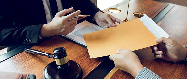 O ascendente italiano se naturalizou. O que devo apresentar?