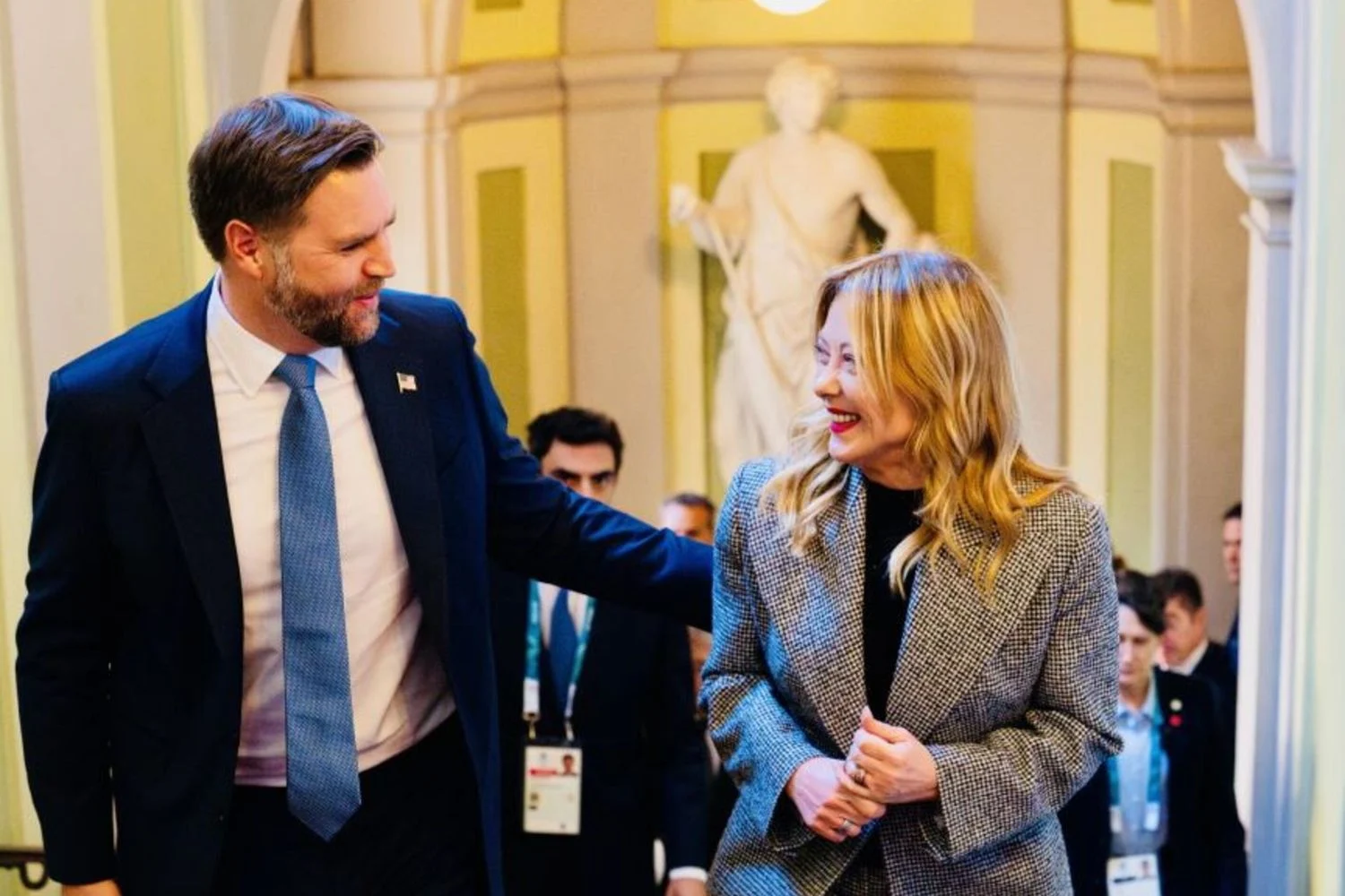 Meloni e Vance reforçam alicerces do relacionamento estratégico Itália-EUA durante cerimônia das Olimpíadas em Milão