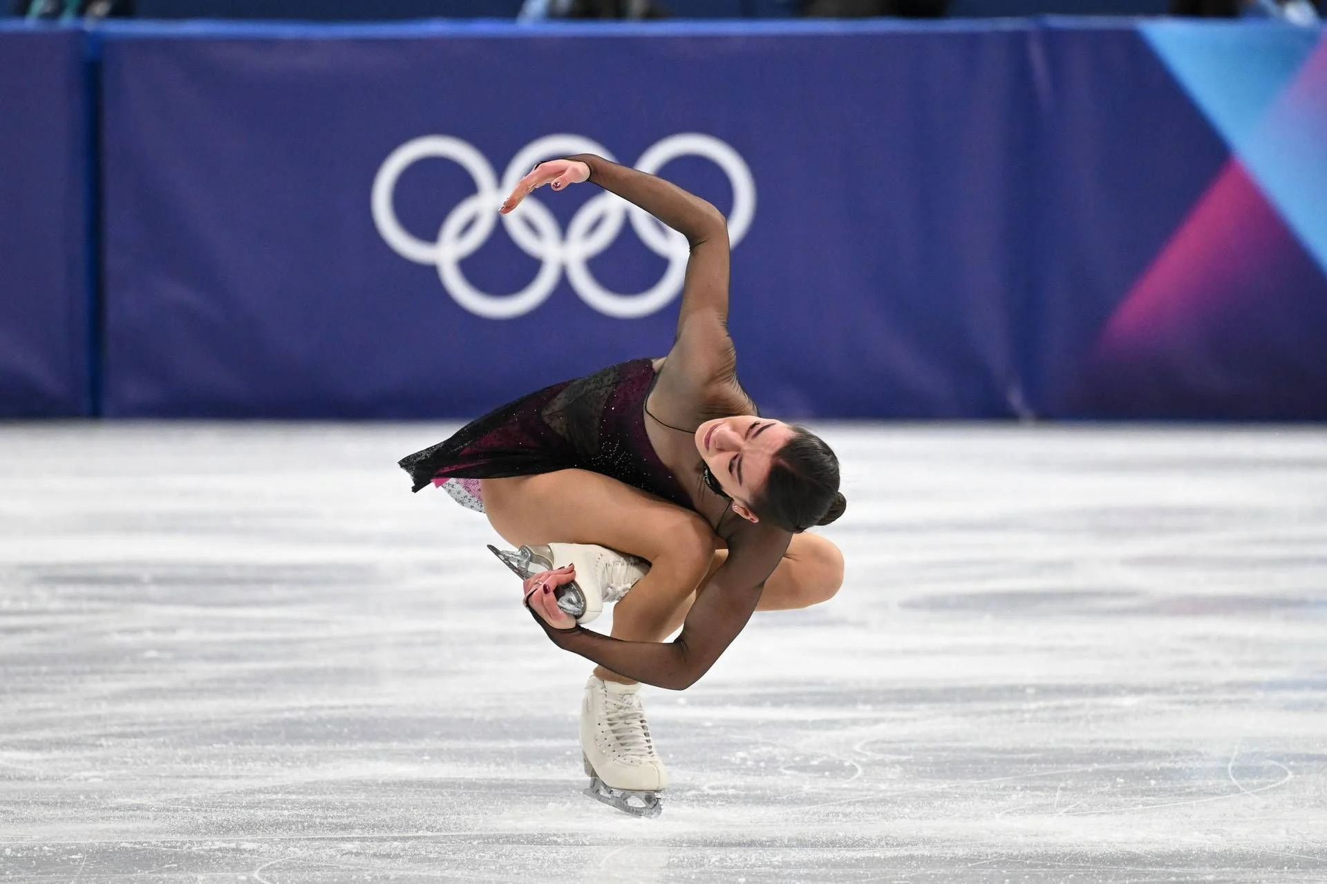 Lara Naki Gutmann brilha em Milano Cortina 2026: a patinadora que reacende o orgulho italiano