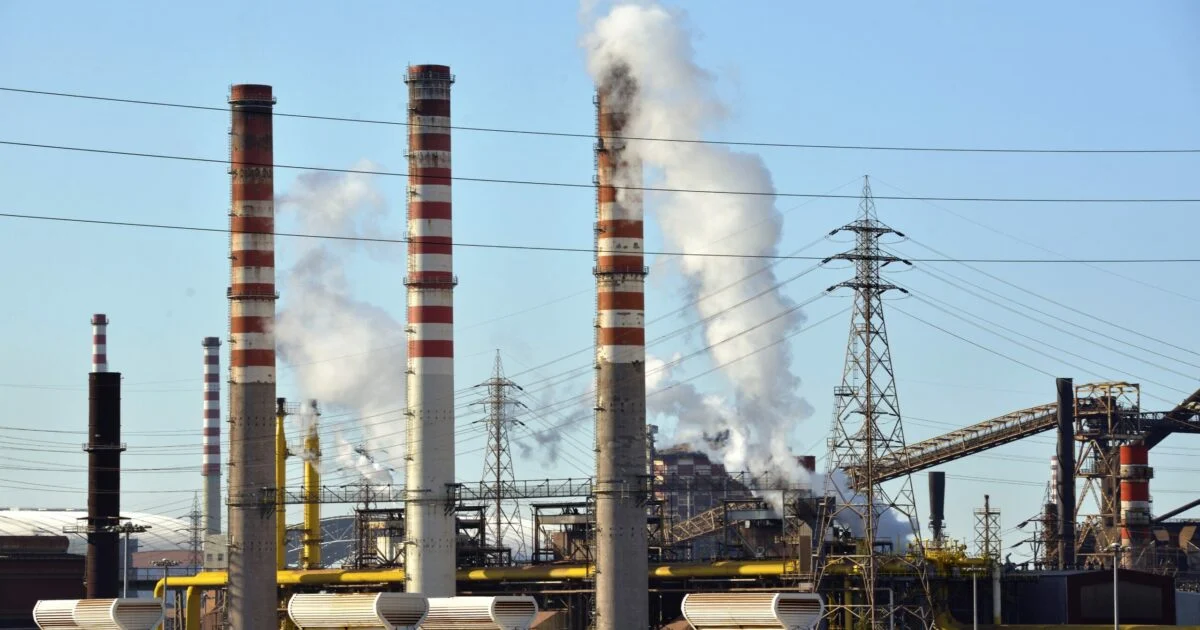 Processo 'Ambiente svenduto' reaberto: 21 a processo em Potenza, entre eles Nichi Vendola; GUP determina sequestro preventivo de 675 mil€