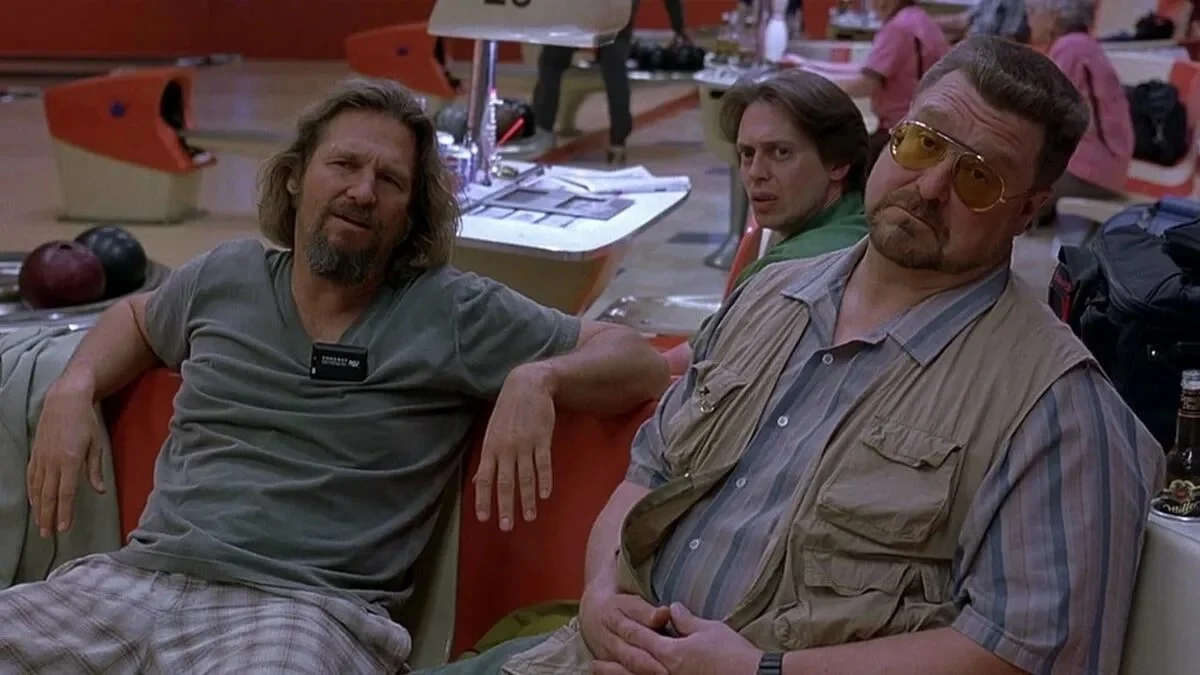 O Grande Lebowski: por que o cult dos irmãos Coen volta à Sky Cinema e continua a nos refletir