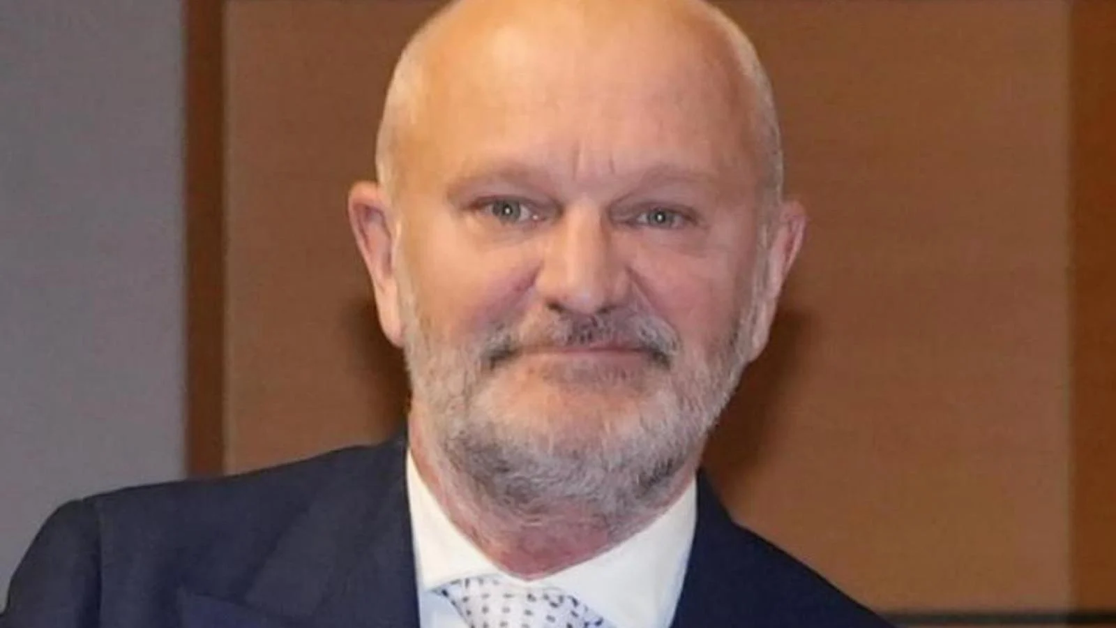 Andrea Pucci desiste de apresentar no Sanremo após onda de críticas: “Em 2026 o termo fascista não deveria existir”