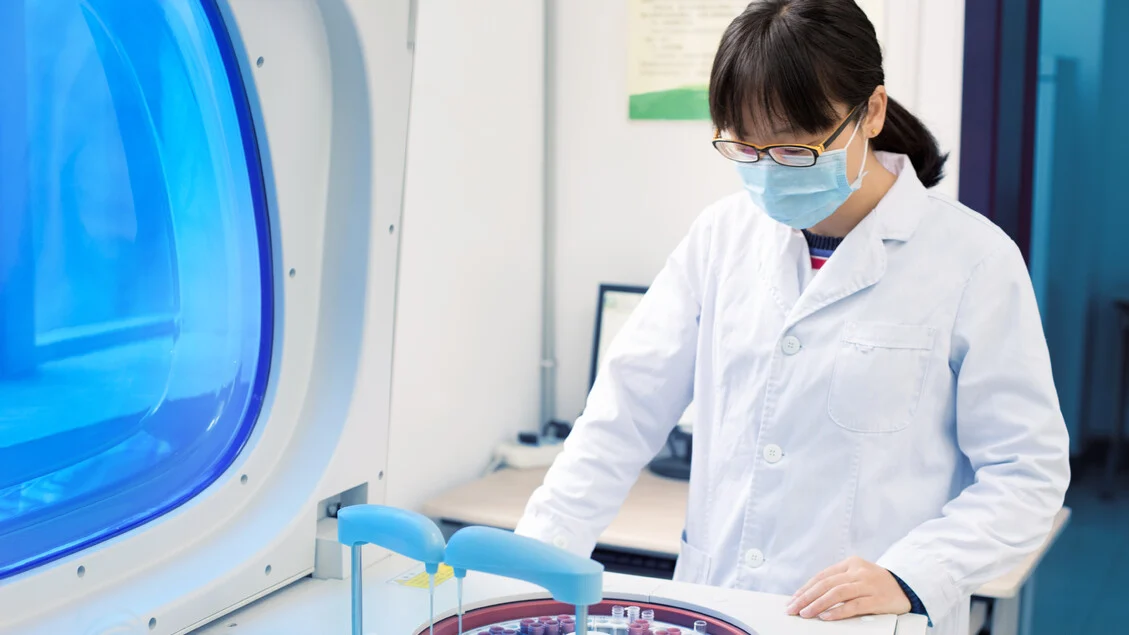 AIFA amplia reembolso do pembrolizumab e marca novo avanço da imunoterapia contra cânceres do útero e da bexiga