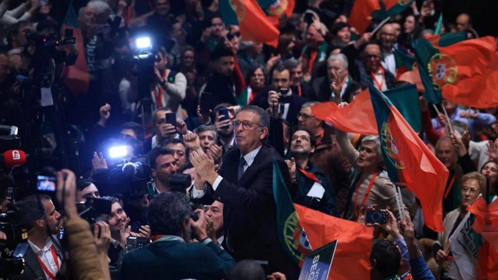 António José Seguro eleito presidente de Portugal com vitória ampla e papel chave na estabilidade política