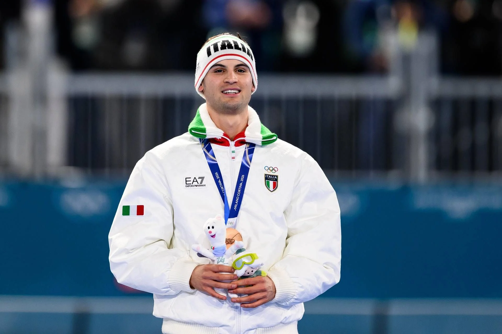 Riccardo Lorello conquista bronze nos 5.000 m em Milano-Cortina: medalha vista pelos avós a 10 minutos de casa
