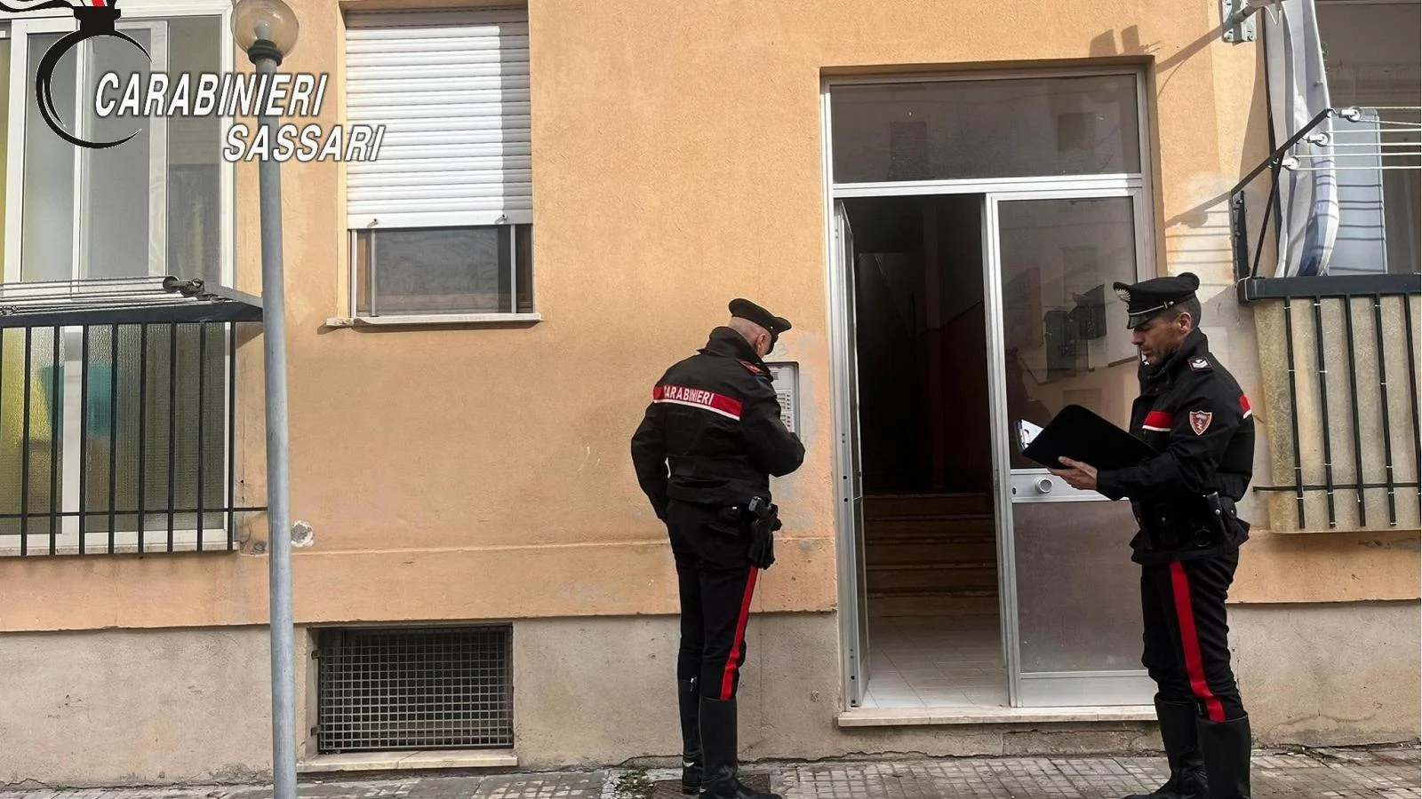 Sassari: mulher de 25 anos é resgatada após 10 dias de tortura; namorado é preso