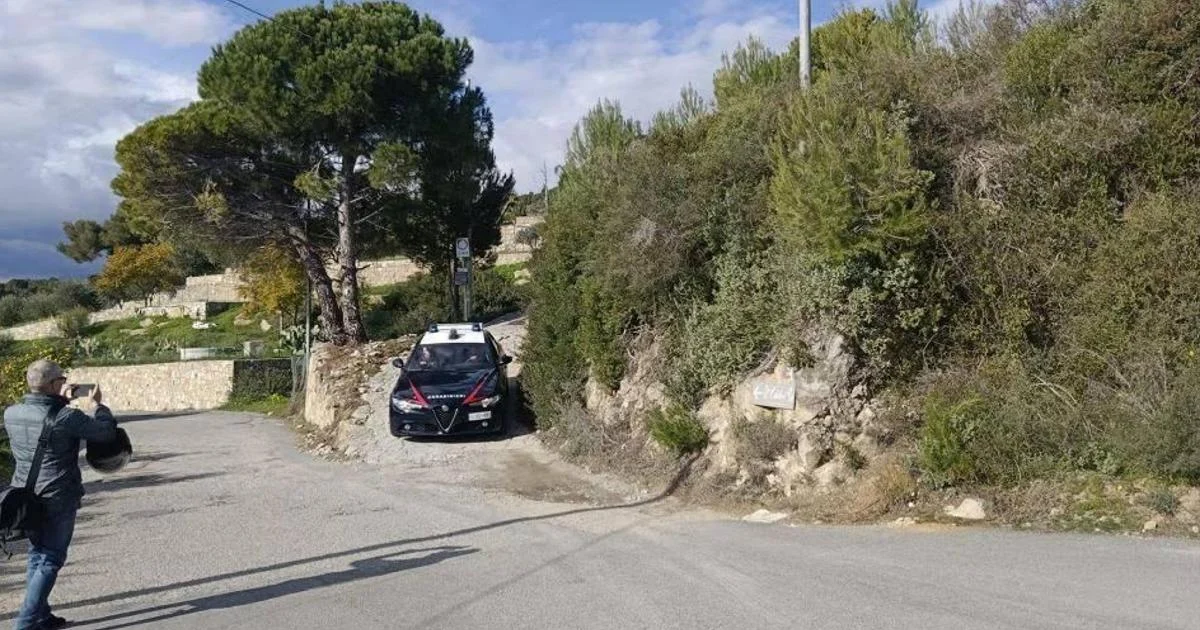 Menina de 2 anos é encontrada morta em Bordighera; mãe detida por homicídio preterintencional
