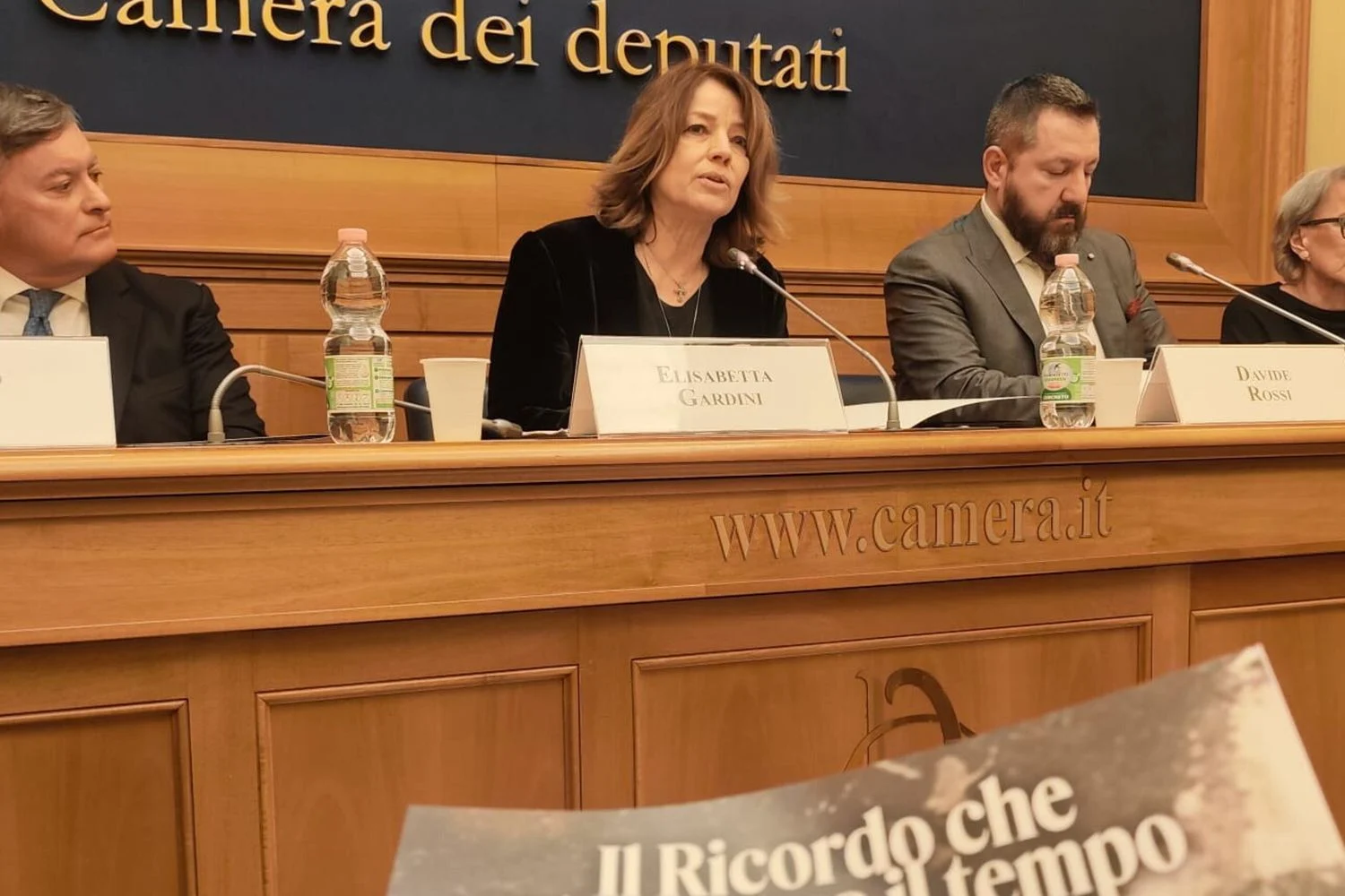 Giorno del Ricordo: à Câmara, três autores traçam memória das foibe e do esodo giuliano‑dalmata