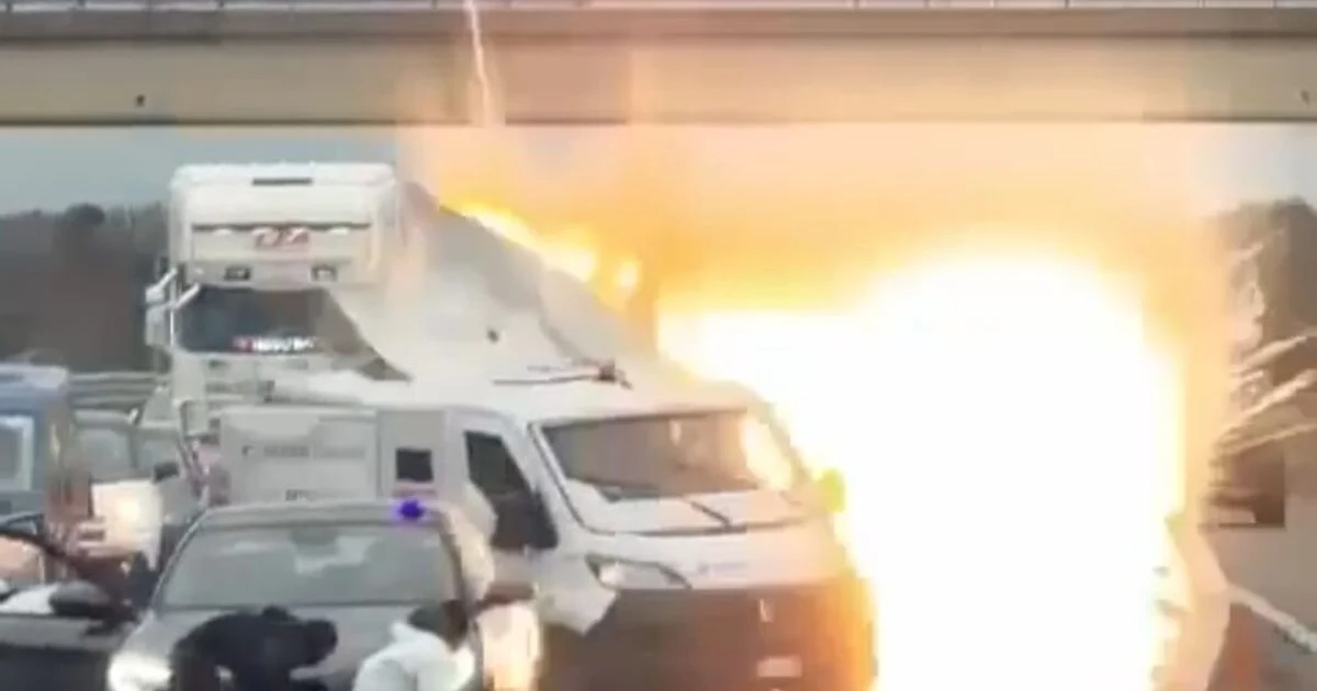 Assalto a portavalori na Brindisi–Lecce: Ataque com Kalashnikov e dois suspeitos detidos