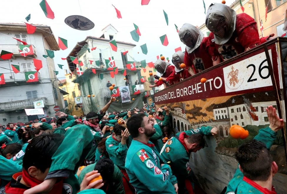 Carnaval de Ivrea: Tradição da Battaglia delle Arance