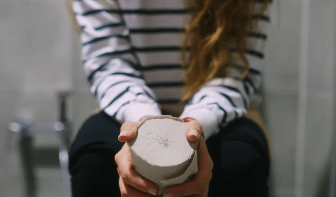 Constipação atinge 86% dos italianos no último ano: Quando o desconforto vira silêncio