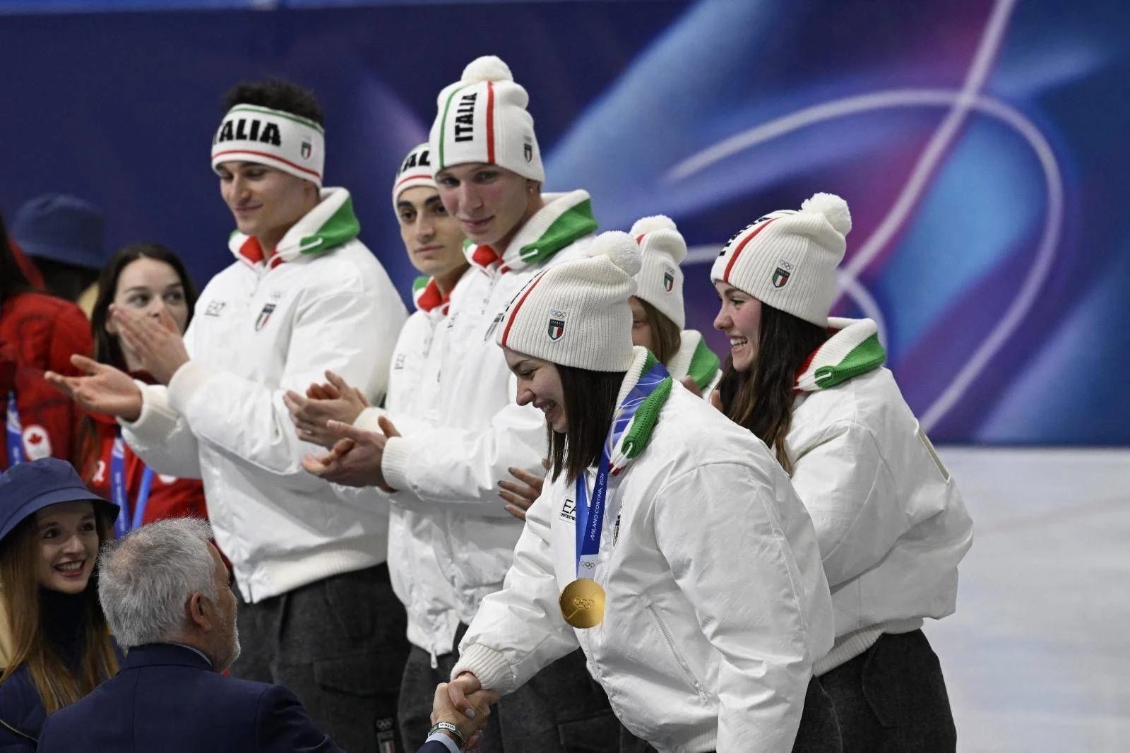 Da Fontana a Sighel: O dream team que deu o ouro à Itália na staffetta mista de short track em Milano Cortina