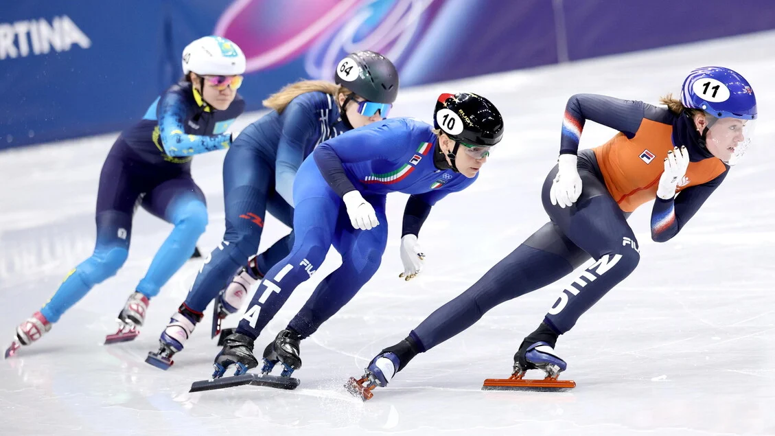 Milano Cortina: Itália conquista ouro na estafeta mista do short track e celebra 2º ouro do país