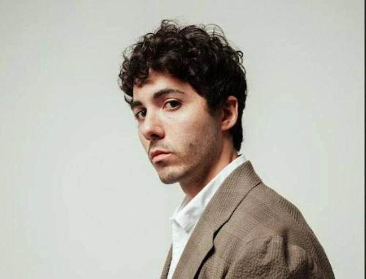 Fulminacci em Sanremo 2026: volta para se divertir e o quinto lugar como objetivo perfeito