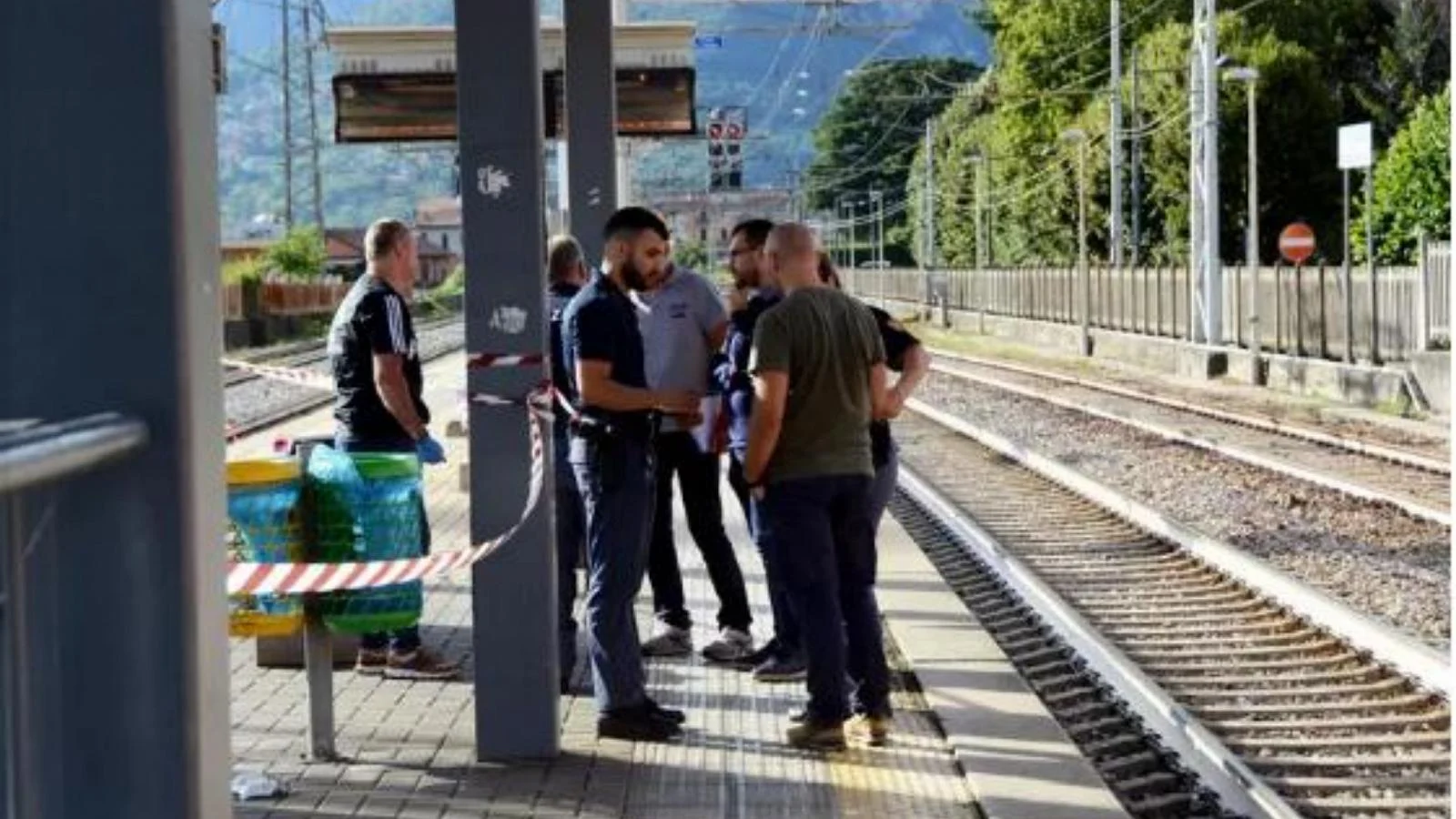 Tentativa de sabotagem na linha Lecco‑Tirano: ato incendiário atinge cabos perto de Abbadia Lariana