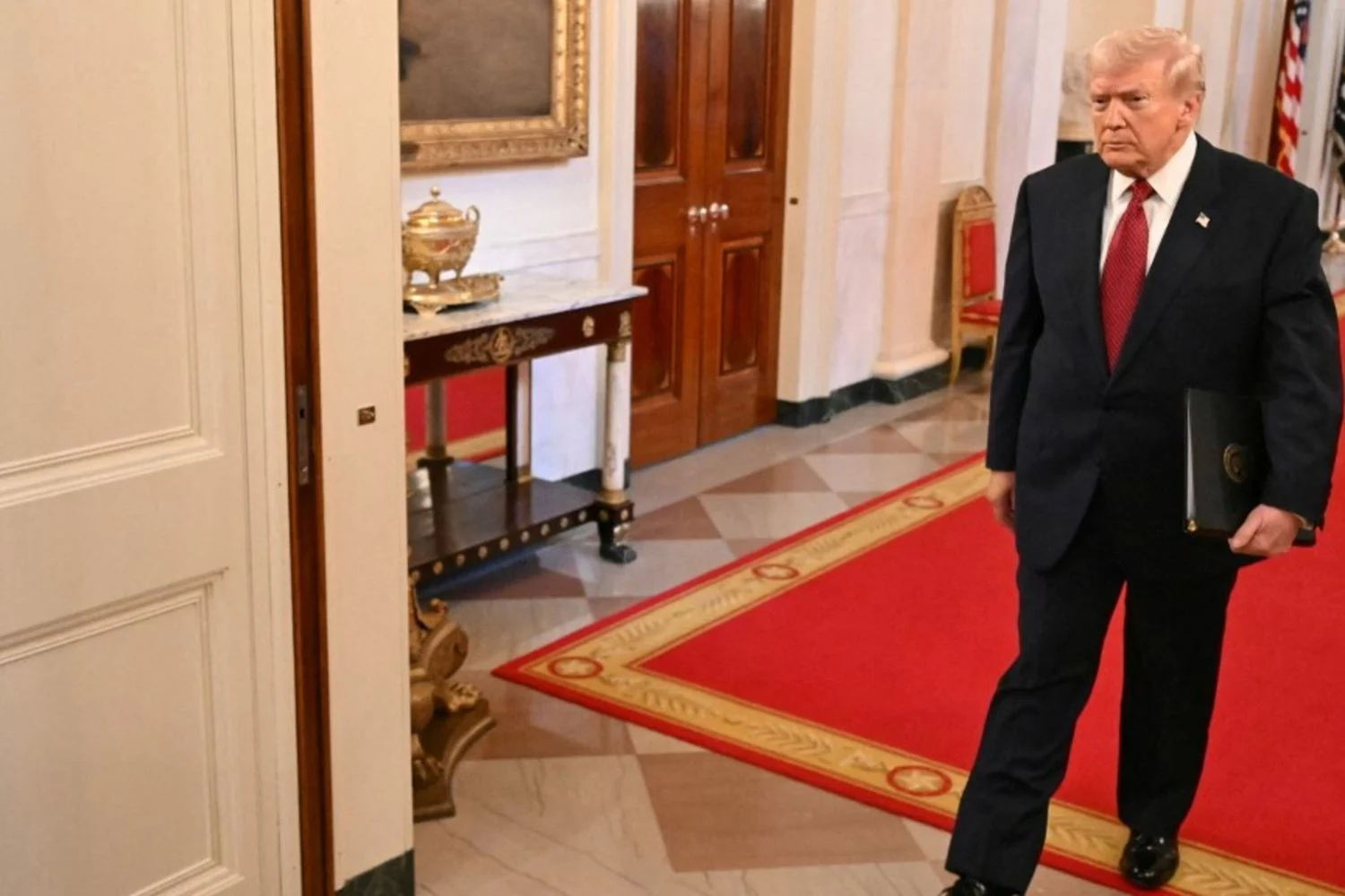 Câmara dos EUA aprova resolução contra as tarifas de Trump ao Canadá, sinal de fissura no bloco republicano